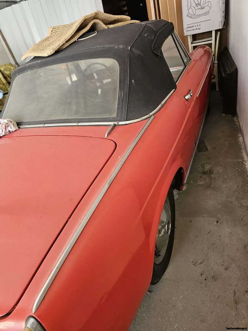Fiat 1200 Spider 8