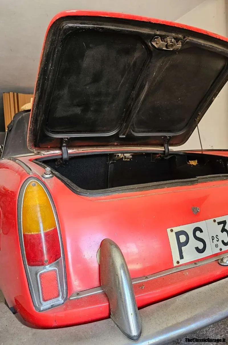 Fiat 1200 Spider 12