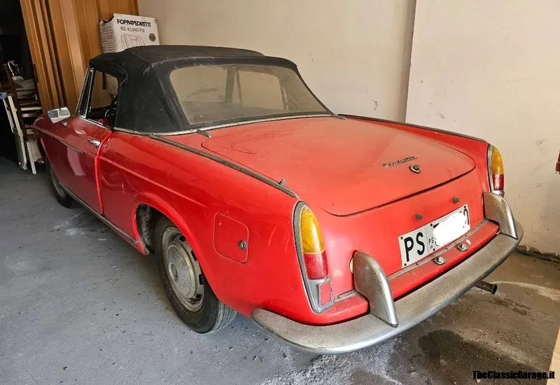 Fiat 1200 Spider 11
