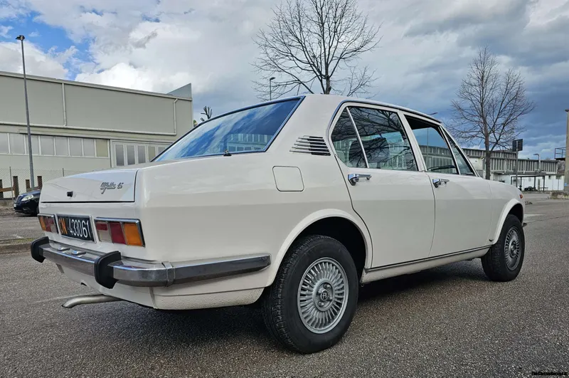 Alfa Romeo Alfetta 1.6 - Asi 5