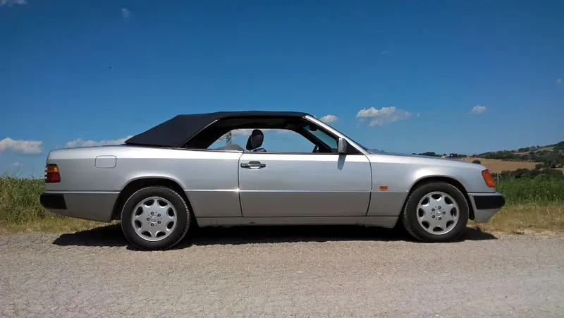 Mercedes-Benz 300 CE-24 CABRIOLET 6