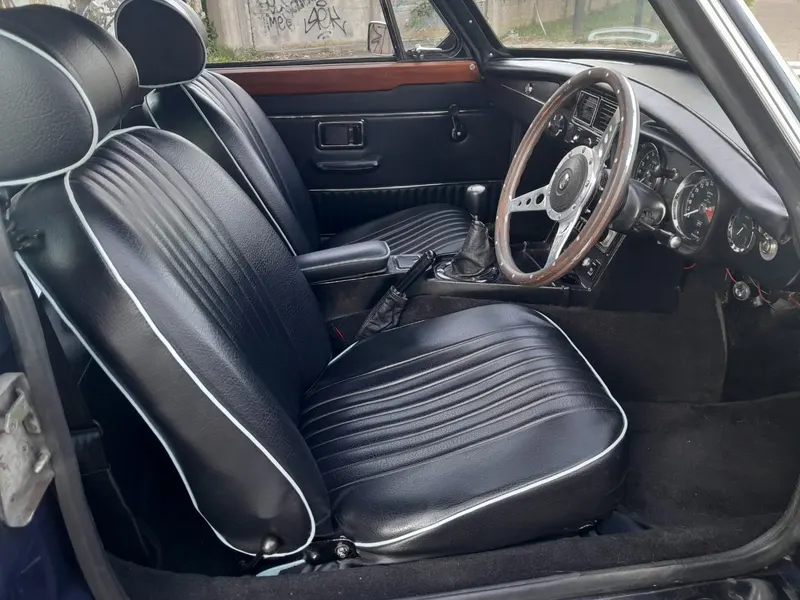 MG MGB GT 10