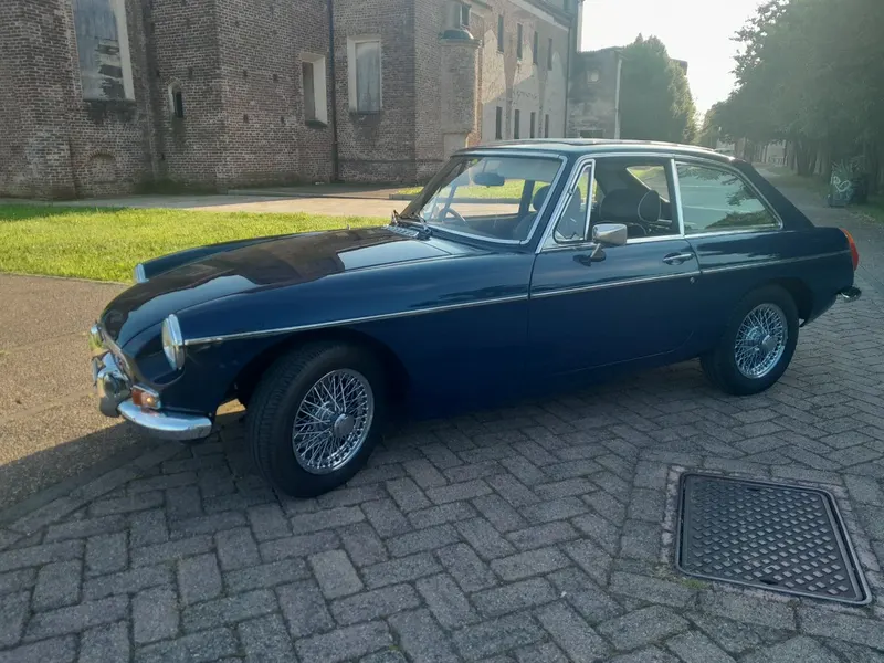 MG MGB GT 3