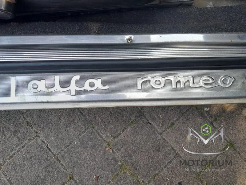 Alfa Romeo GT 2000 VELOCE 9