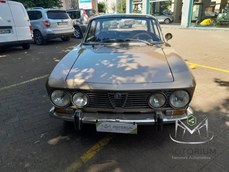 Alfa Romeo GT 2000 VELOCE 2