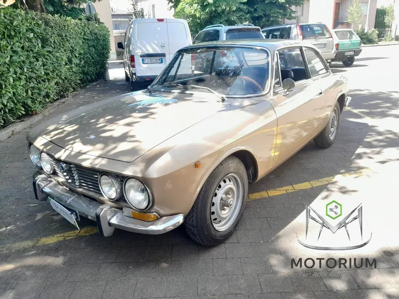 Alfa Romeo GT 2000 VELOCE 15