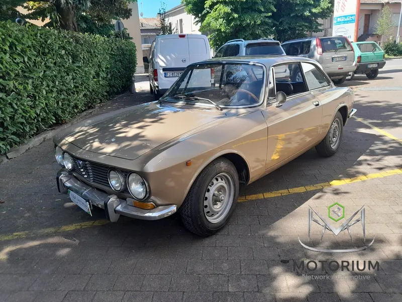 Alfa Romeo GT 2000 VELOCE 16