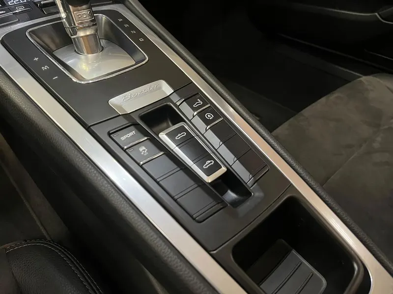 Porsche Boxster 2.7 17