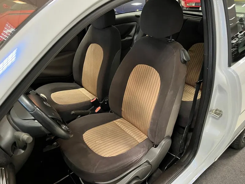 Lancia Ypsilon 13