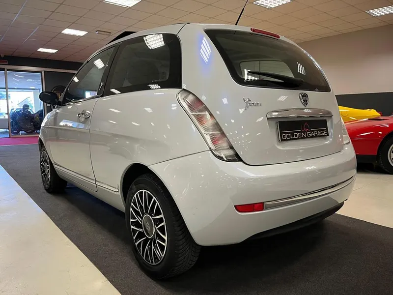 Lancia Ypsilon 5