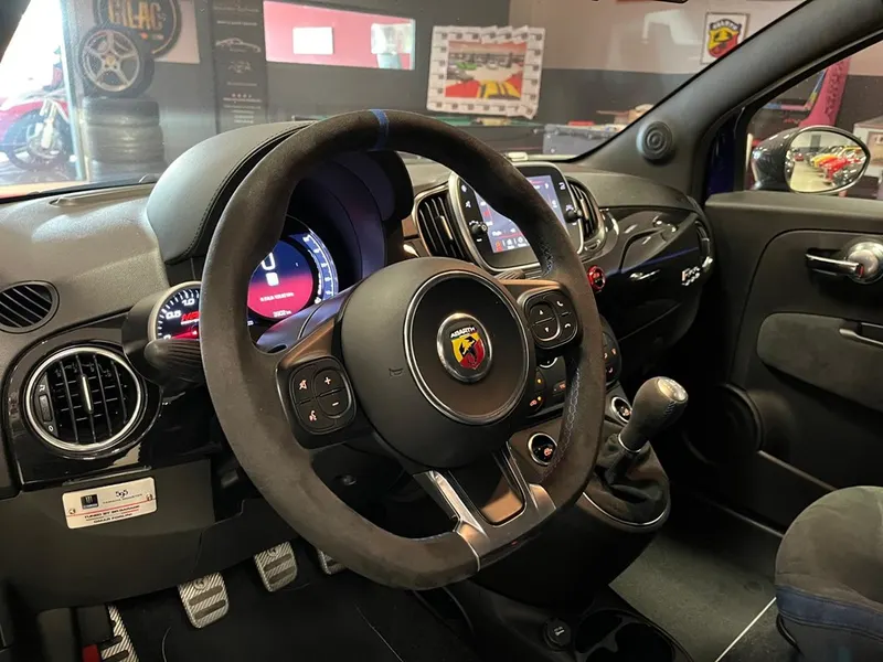 Abarth 595 Monster Energy Yamaha 11