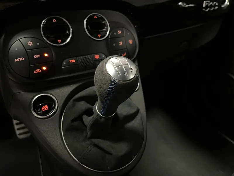 Abarth 595 Monster Energy Yamaha 18