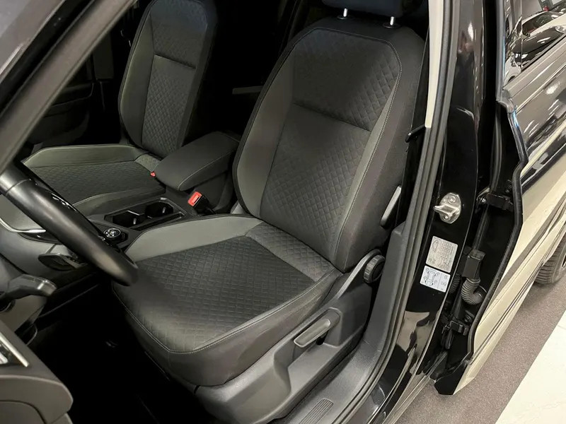 Volkswagen Tiguan TDI SCR DSG 4MOTION R-Line 12