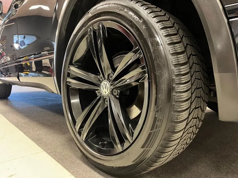 Volkswagen Tiguan TDI SCR DSG 4MOTION R-Line 9