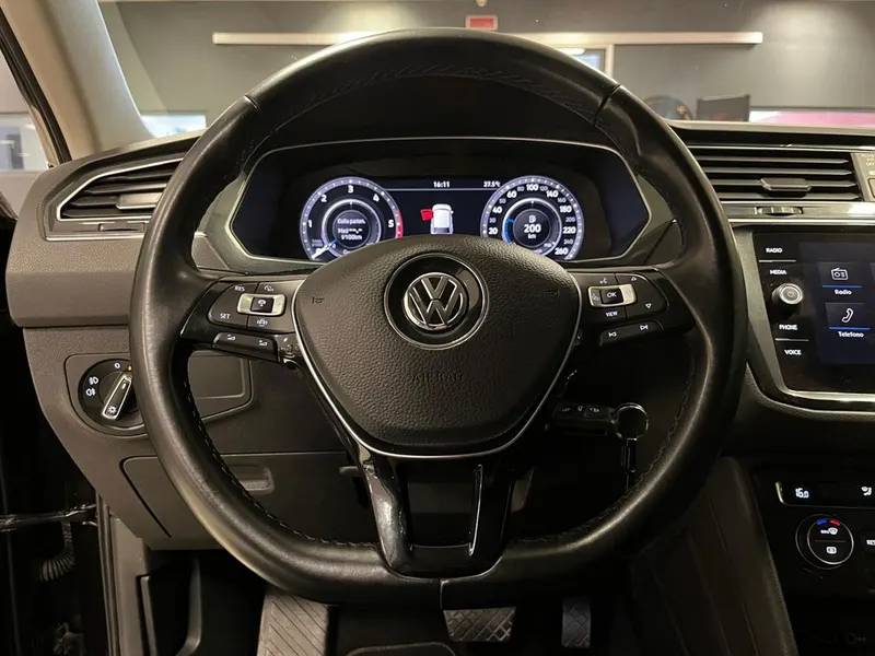Volkswagen Tiguan TDI SCR DSG 4MOTION R-Line 15
