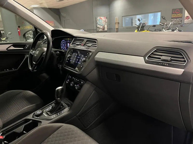 Volkswagen Tiguan TDI SCR DSG 4MOTION R-Line 11