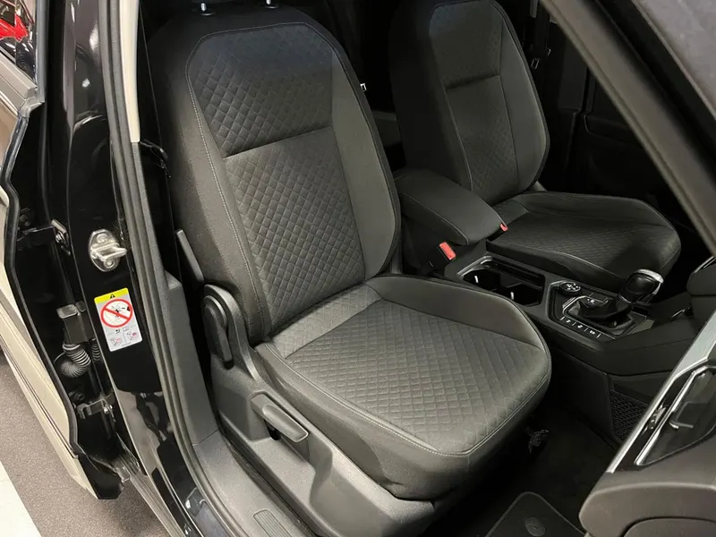 Volkswagen Tiguan TDI SCR DSG 4MOTION R-Line 13