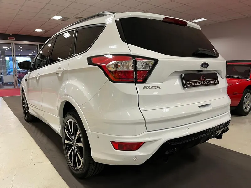 Ford Kuga 2.0 TDCI ST-Line 2wd 5