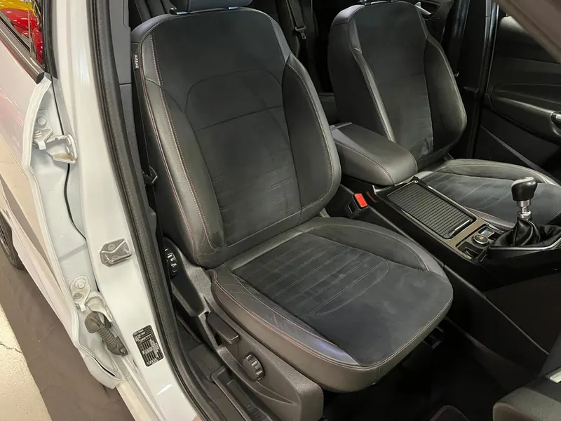 Ford Kuga 2.0 TDCI ST-Line 2wd 11