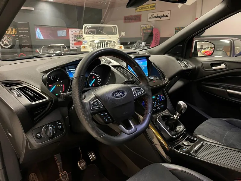 Ford Kuga 2.0 TDCI ST-Line 2wd 8