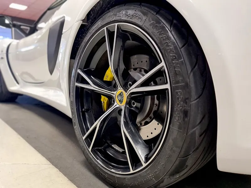 Lotus Exige S 8