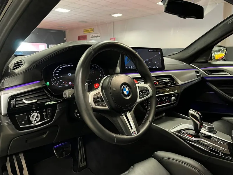 BMW M5 Competition 12