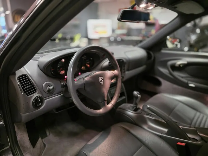 Porsche 911 (996) Carrera 4 11