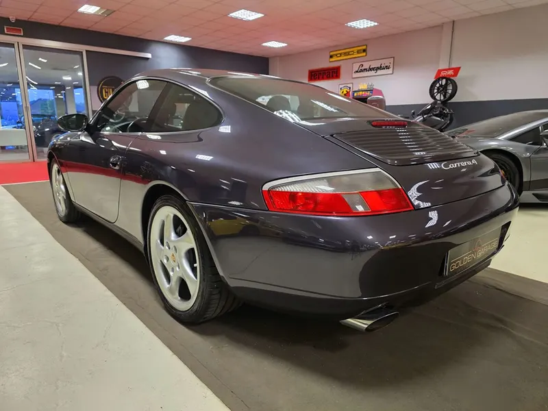 Porsche 911 (996) Carrera 4 7