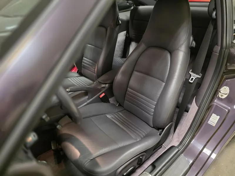 Porsche 911 (996) Carrera 4 13