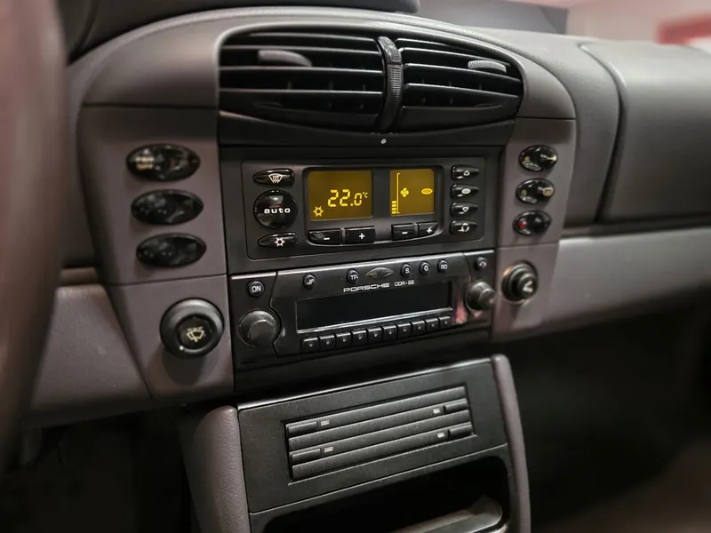 Porsche 911 (996) Carrera 4 19