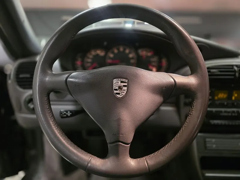 Porsche 911 (996) Carrera 4 16