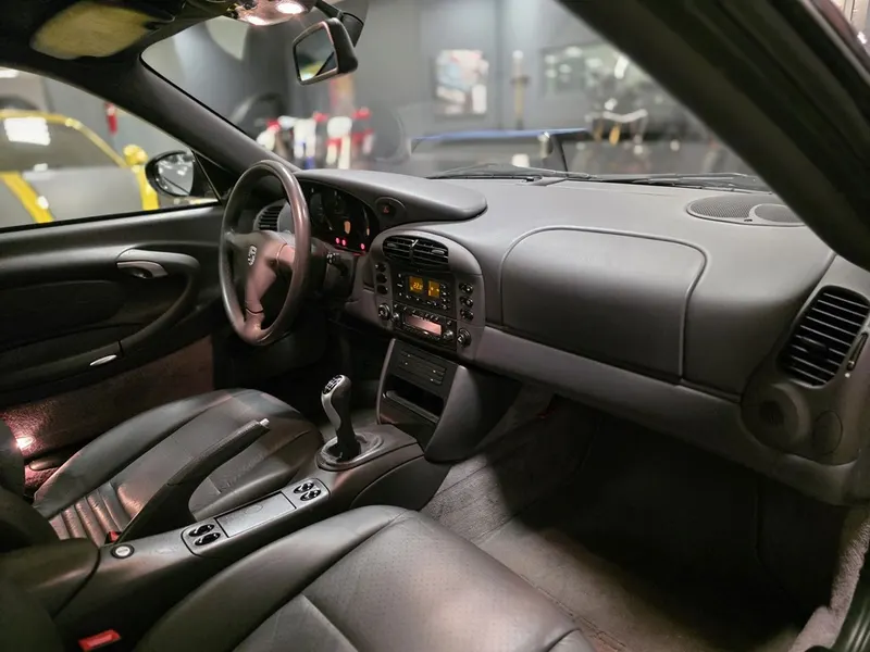 Porsche 911 (996) Carrera 4 12