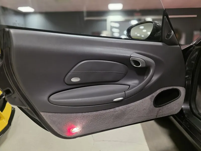 Porsche 911 (996) Carrera 4 10