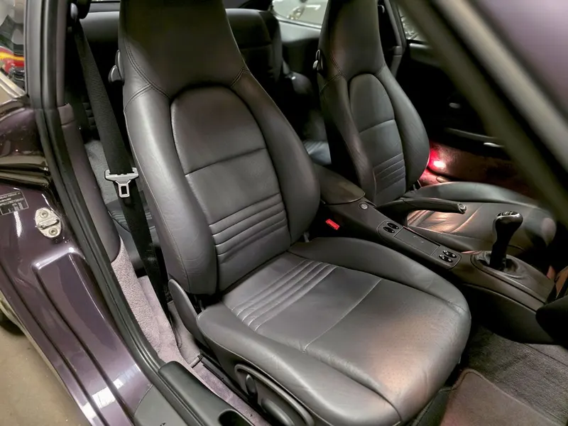 Porsche 911 (996) Carrera 4 14