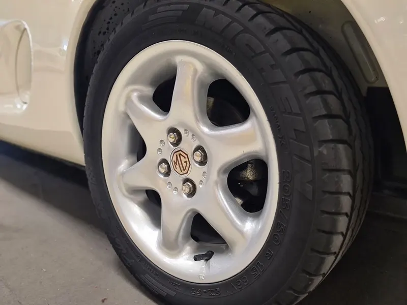MG MGF 1.8i 8