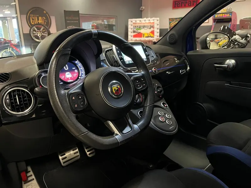 Abarth 595 Monster Energy Yamaha MTA 10