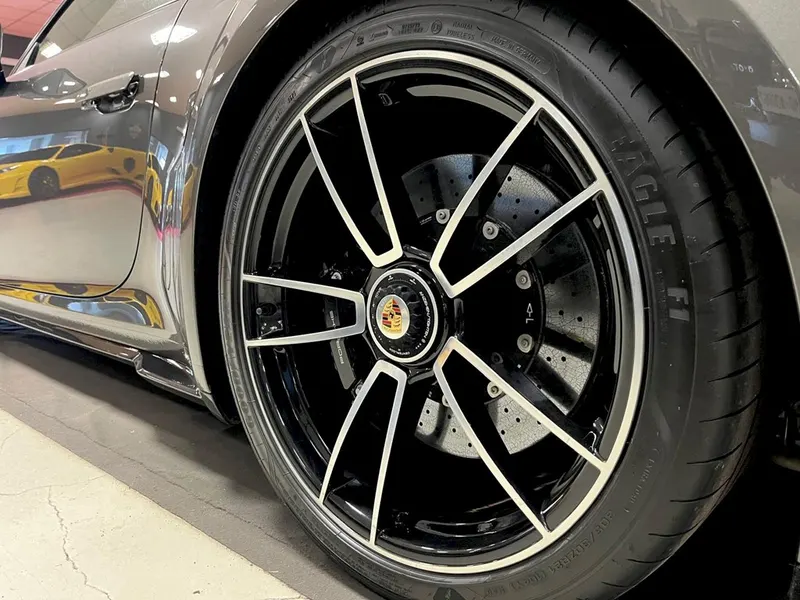 Porsche 992 Turbo S 8