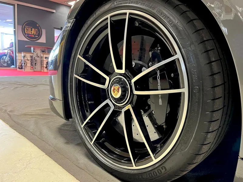 Porsche 992 Turbo S 9
