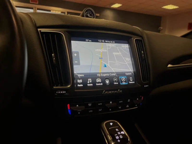 Maserati Levante Q4 V6 250cv 20