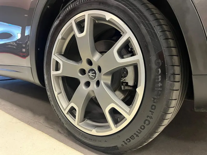 Maserati Levante Q4 V6 250cv 8