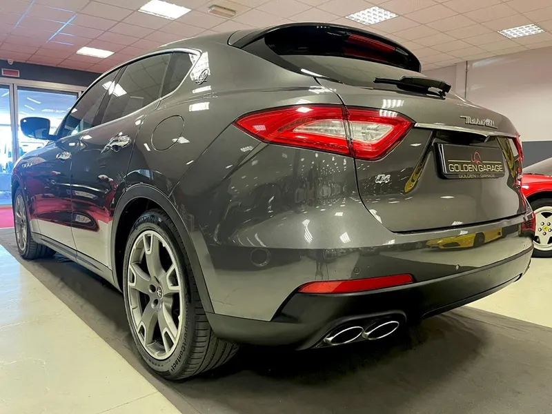 Maserati Levante Q4 V6 250cv 5