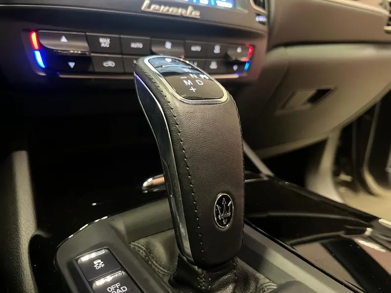 Maserati Levante Q4 V6 250cv 21