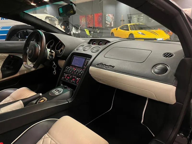Lamborghini Gallardo 5.0 520cv La Nera 11
