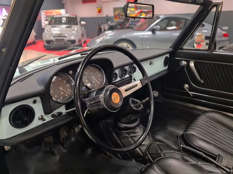 Alfa Romeo Spider Duetto Osso di Seppia 11