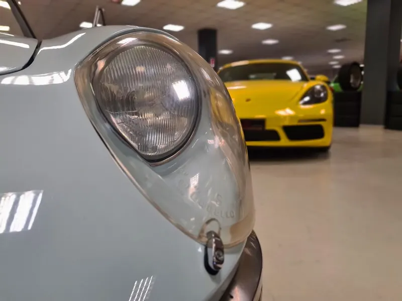 Alfa Romeo Spider Duetto Osso di Seppia 23