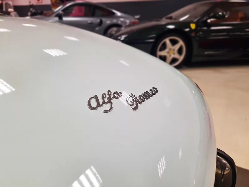 Alfa Romeo Spider Duetto Osso di Seppia 24