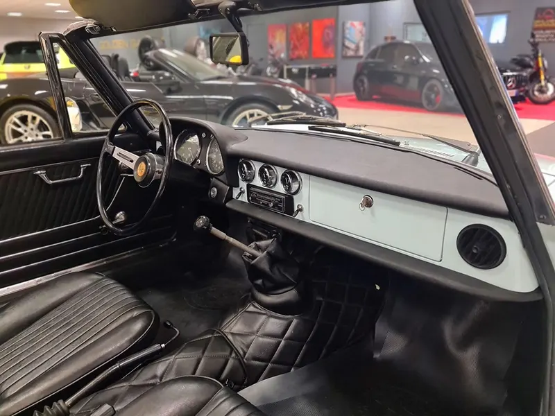Alfa Romeo Spider Duetto Osso di Seppia 12