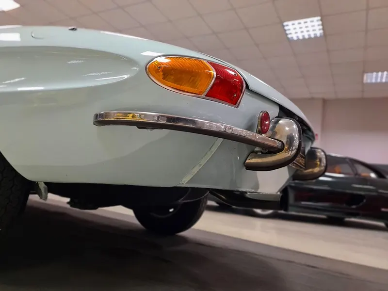 Alfa Romeo Spider Duetto Osso di Seppia 25