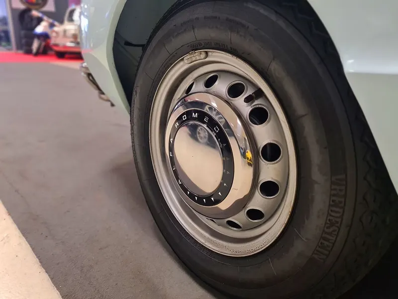 Alfa Romeo Spider Duetto Osso di Seppia 8