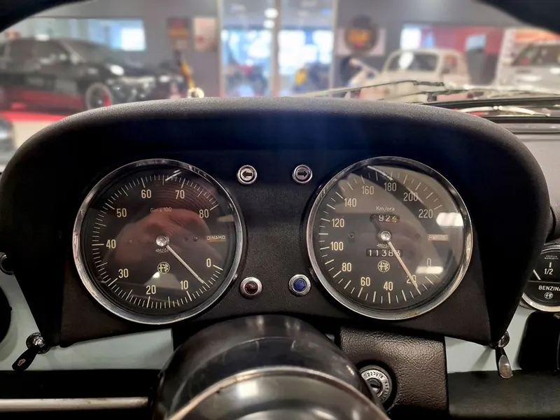 Alfa Romeo Spider Duetto Osso di Seppia 16